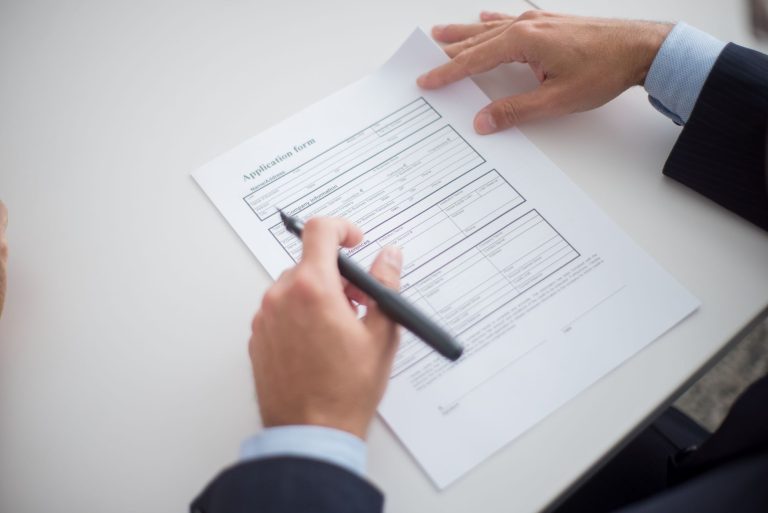 What to require in a maintenance job application workflow for mobile field teams